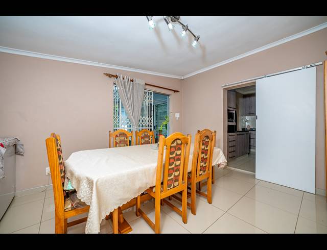 3 BEDROOM FREEHOLD FOR SALE IN HILLARY